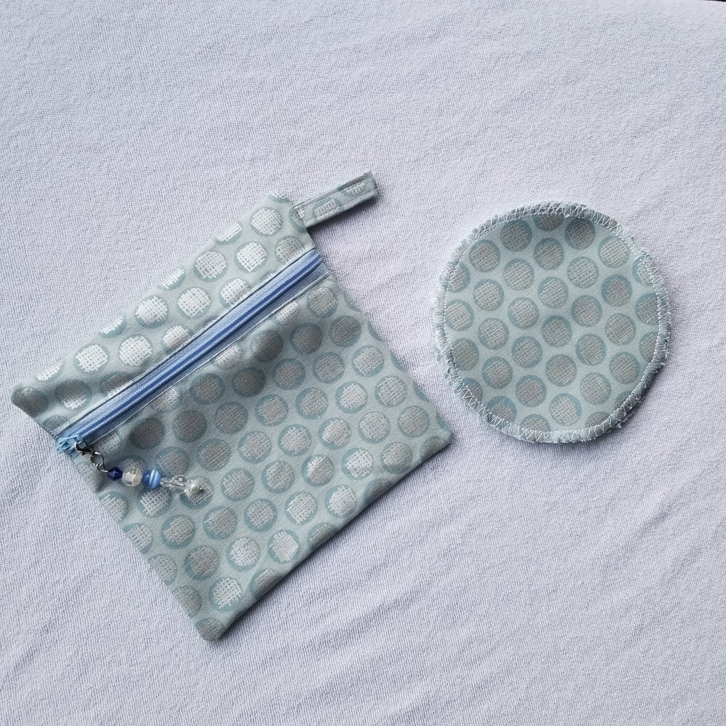 Ice Blue Pouch with Cleansing Wipes